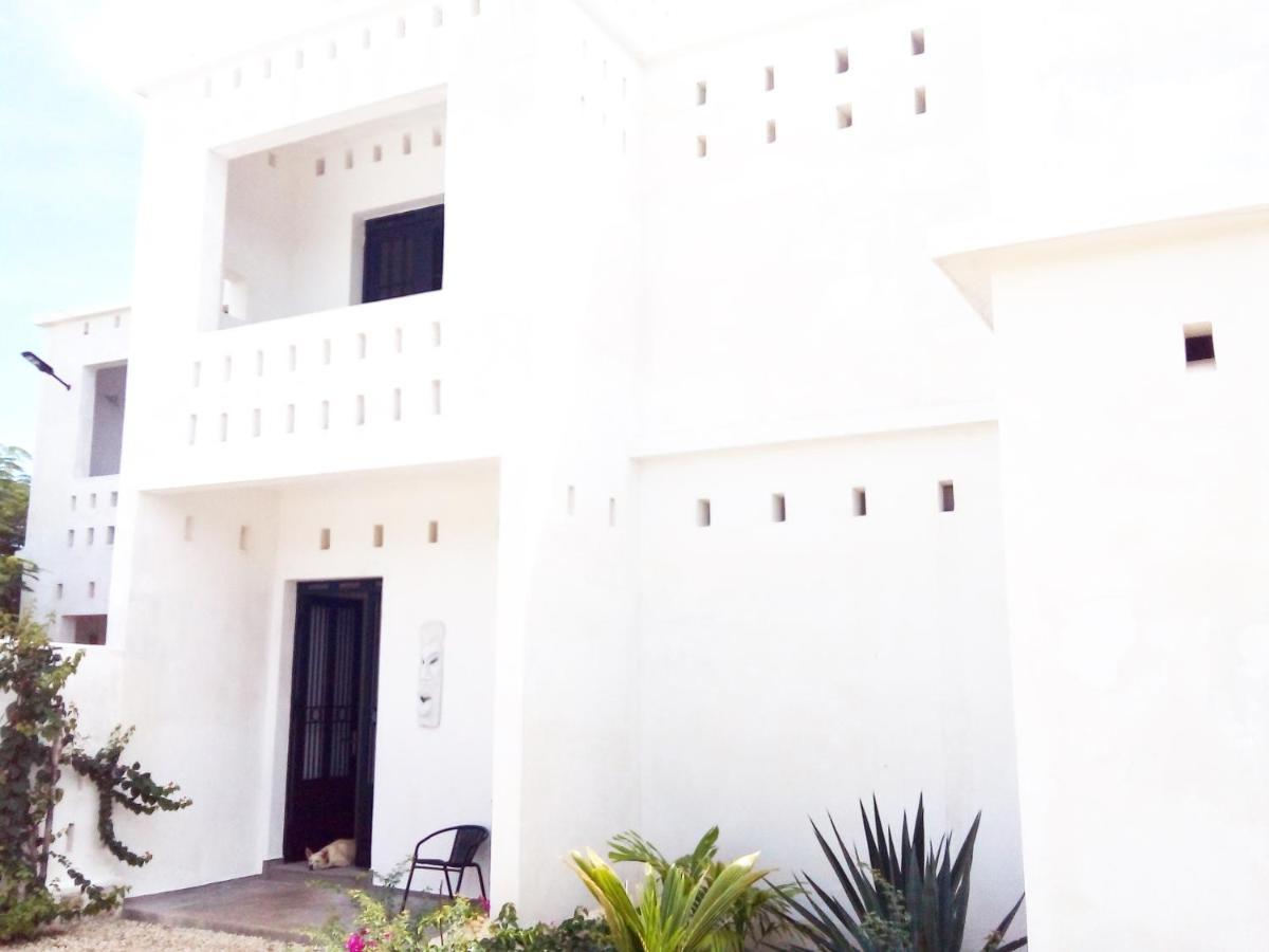 Cytyz Appart Hotel Mahajanga Bagian luar foto