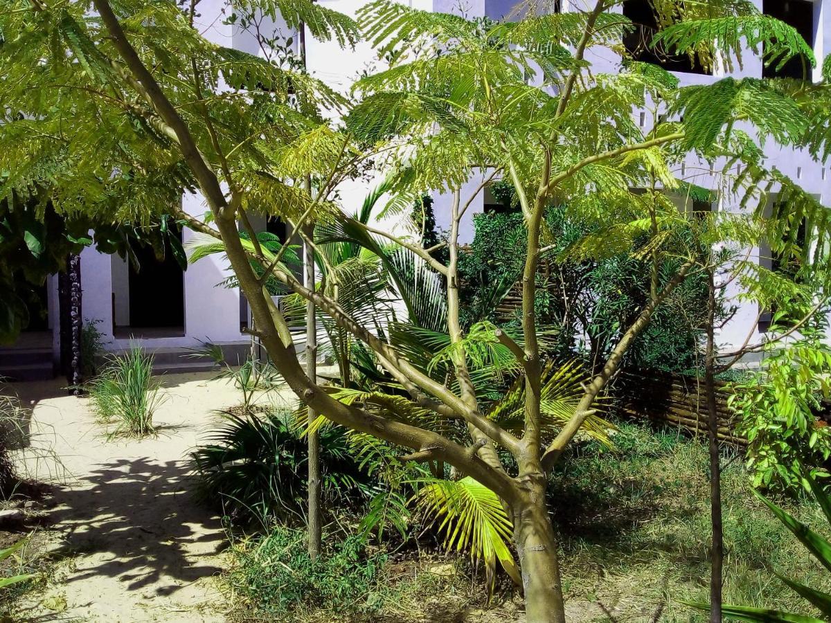 Cytyz Appart Hotel Mahajanga Bagian luar foto