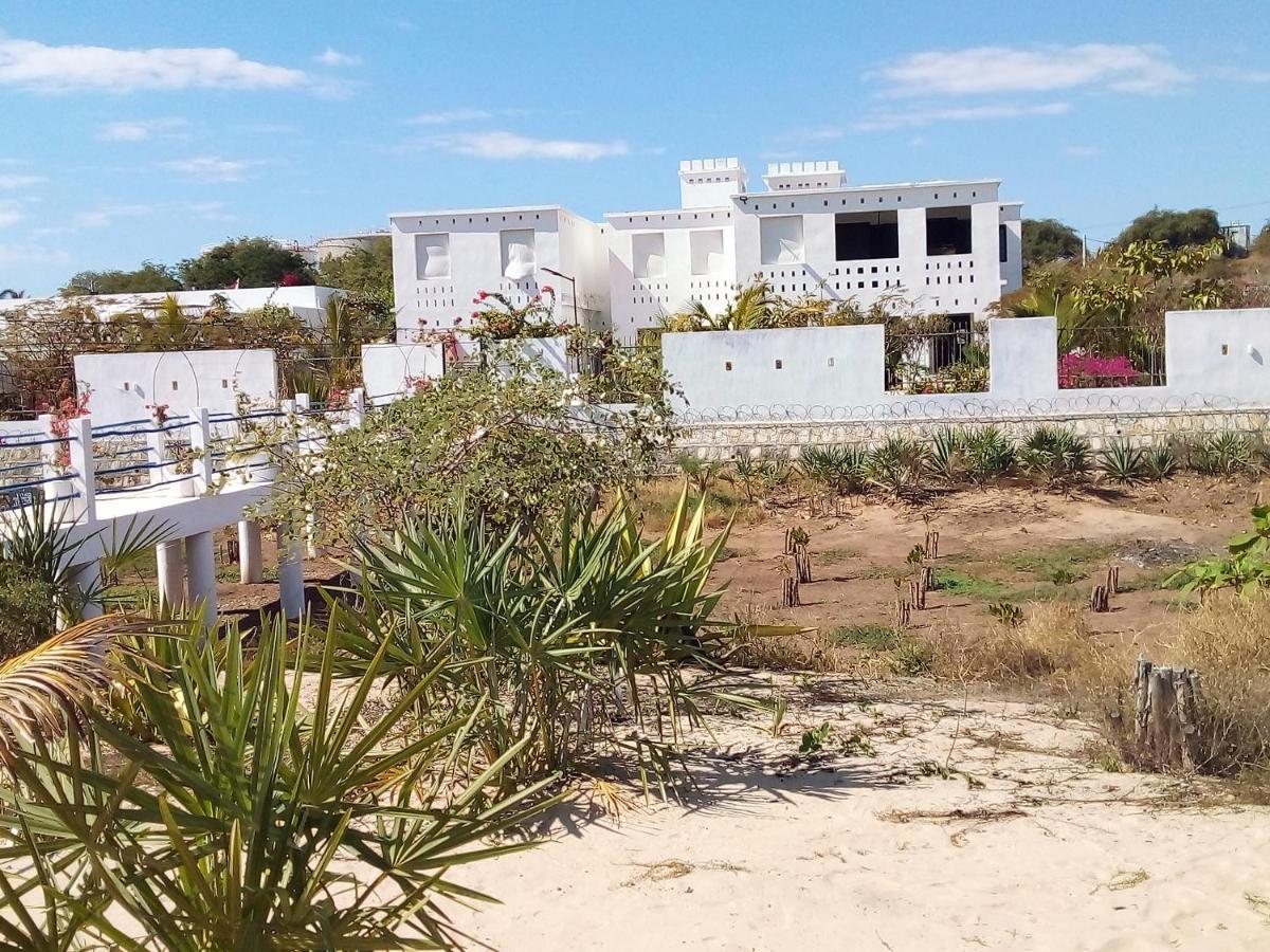 Cytyz Appart Hotel Mahajanga Bagian luar foto