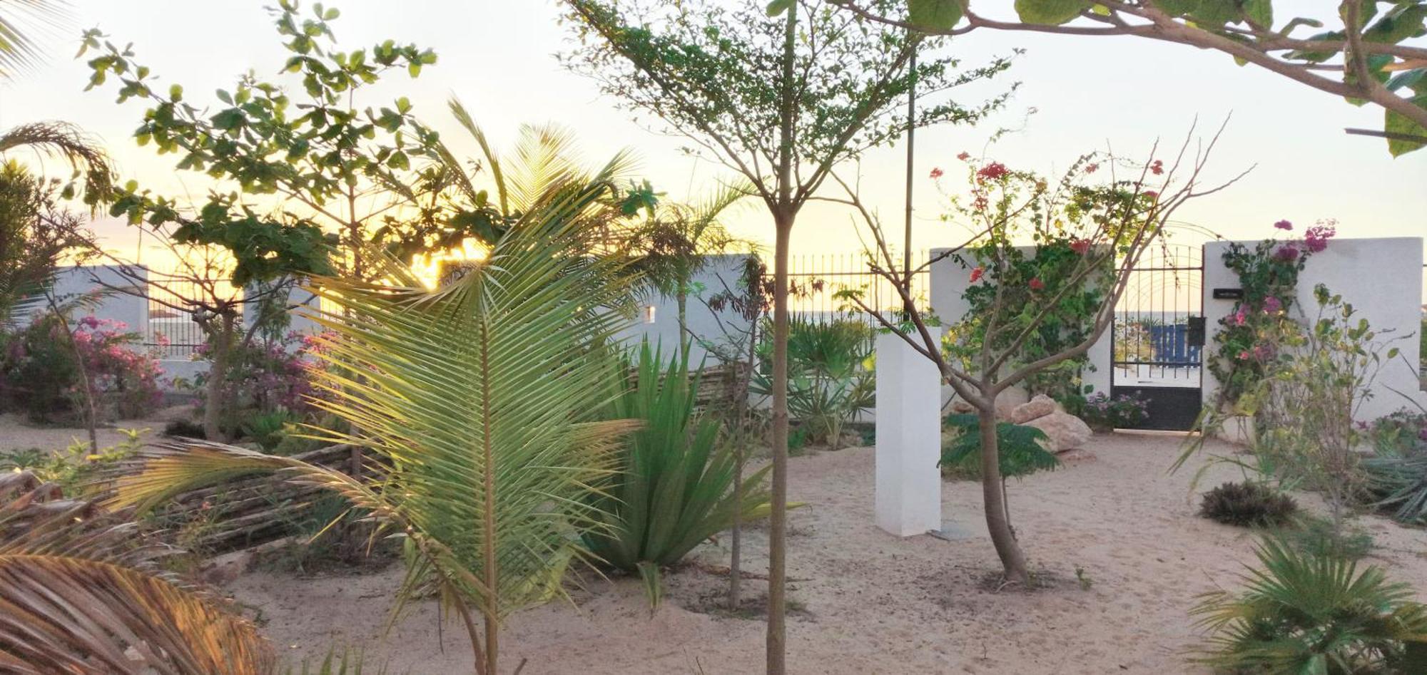 Cytyz Appart Hotel Mahajanga Bagian luar foto